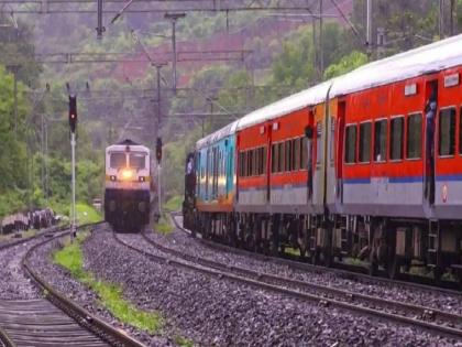 indian railways stations could send you across border rail lines who connects with other countries | फक्त एवढ्या पैशात रेल्वेने करा परदेशवारी; भारताच्या 'या' स्थानकातून जाता येते दुसऱ्या देशात