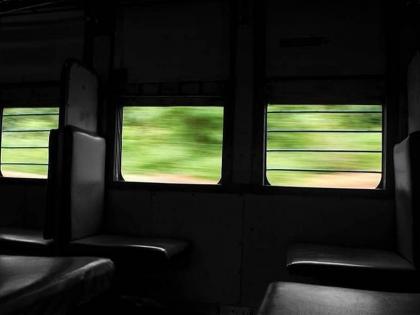 window seat in the train is dangerous! iron rod entered the young man's neck; Death on the spot accident in neelanchal Express | ट्रेनमध्ये विंडो सीटदेखील धोकादायक! तरुणाच्या मानेत सळी घुसली; जागेवरच मृत्यू