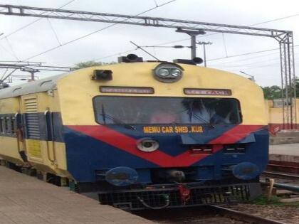 The new MEMU train on the Tapti section | ताप्ती सेक्शनवर नव्याने दोन मेमू ट्रेन