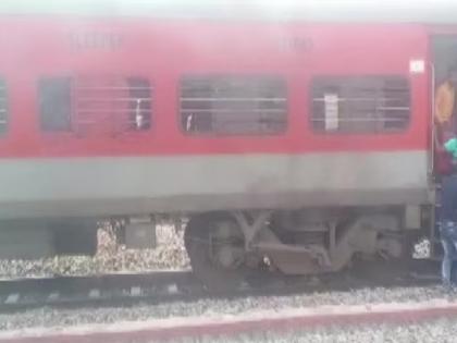 Sealdah-Ajmer Express fire: Fire in the coach of Sealdah-Ajmer Express, passengers jumped from windows and doors | Sealdah-Ajmer Express fire: सियालदह-अजमेर एक्सप्रेसच्या बोगीला आग, प्रवाशांनी खिडकी-दरवाजातून मारल्या उड्या