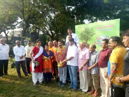 Kolhapur: Celebrate tree's birthday, cut cake in Rangala Garden: Celebration of nature, tree-witnesses | कोल्हापूर : रंकाळा उद्यानात झाडांचा केक कापून वाढदिवस, निसर्गप्रेमी, वृक्षप्रेमींची उपस्थिती