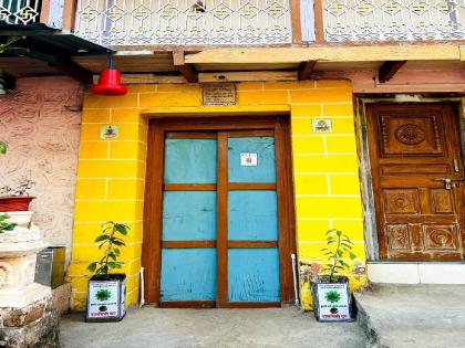 Naming houses after trees, The first initiative in the state in Manyachiwadi village of Satara district | वृक्षांच्या नावाने घरांचे नामकरण, सातारा जिल्ह्यातील 'या' गावात राज्यातील पहिलाच उपक्रम 