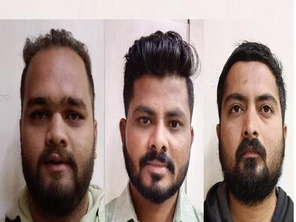 Three criminals deported from Satara district, banned for two years | सातारा जिल्ह्यातून तिघे गुन्हेगार हद्दपार, दोन वर्षांसाठी बंदी; पोलिस अधीक्षकांची कारवाई 