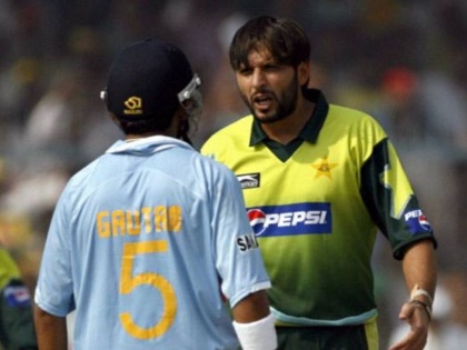 Pakistan's Afridi also remembers Gambhir's 'pushing' in ODI 2007 india vs pakistan | जिगरबाज गौतम! पाकिस्तानच्या आफ्रिदीलाही आठवला असेल गंभीरचा तो 'दे धक्का'