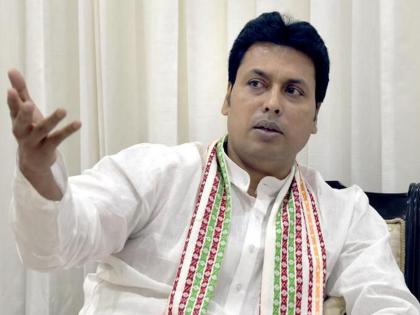 After Facebook Post On tripura cm biplab deb Journalist Thrashed | भाजपच्या मुख्यमंत्र्यांवर टीका केल्यानं पत्रकाराला घरात घुसून मारहाण