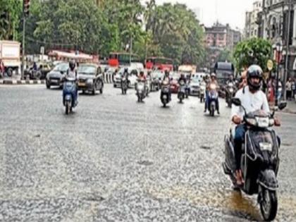 due to unseasonal rain on monday accidents were seen in many places in mumbai | पाऊस, दुर्घटनांनी वाहतुकीचे वाजले तीनतेरा; अनेक ठिकाणी वाहतूक कोंडी 