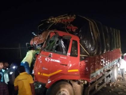 Eicher-truck head-on collision; Incident on Tadkalas-Poorna route; One killed, three injured | आयशर-ट्रकची समोरासमोर धडक; ताडकळस-पूर्णा मार्गावरील घटना; एक ठार, तिघे जखमी