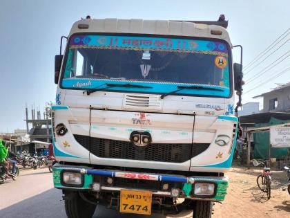 Old man killed after being caught in rear wheel of Hiwa truck in gadchiroli accident | हायवा ट्रकच्या मागील चाकात सापडून वृद्ध ठार