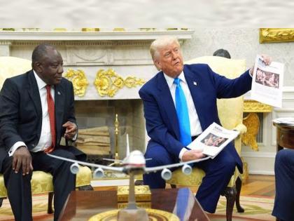 Donald Trump clashed with South African President by showing pictures and videos of the wrong country; Ramaphosa was saying... | हद्द झाली! भलत्याच देशाची छायाचित्रे, व्हिडीओ दाखवून ट्रम्प दक्षिण आफ्रिकेच्या राष्ट्रपतींना भिडले; तरी रामाफोसा म्हणत होते... Donald Trump clashed with South African President by showing pictures and videos of the wrong country; Ramaphosa was saying... | हद्द झाली! भलत्याच देशाची छायाचित्रे, व्हिडीओ दाखवून ट्रम्प दक्षिण आफ्रिकेच्या राष्ट्रपतींना भिडले; तरी रामाफोसा म्हणत होते...