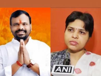 People will slap these political leaders with sandals Trupti Desai attacks Shrikant Deshmukh | "अरे या राजकीय नेत्यांना लोकं चपलांनी मारतील", तृप्ती देसाईंचा श्रीकांत देशमुखांवर हल्लाबोल