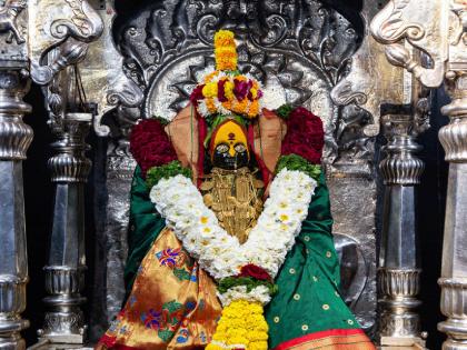 Attention devotees! Darshan time at Shri Tulaja Bhavani Temple will resume from 4 am | भाविकांनो लक्ष द्या! श्री तुळजाभवानी मंदिरातील दर्शनवेळ पुन्हा पहाटे ४ वाजेपासून Attention devotees! Darshan time at Shri Tulaja Bhavani Temple will resume from 4 am | भाविकांनो लक्ष द्या! श्री तुळजाभवानी मंदिरातील दर्शनवेळ पुन्हा पहाटे ४ वाजेपासून