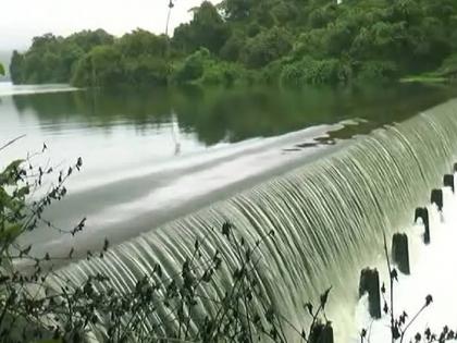 More than double the water level in Tulsi Lake; | तुळशी तलावातील जलसाठयाच्‍या दुपटीपेक्षा अधिक पाण्‍याचा उपसा
