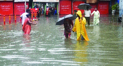 The municipality pumped out as much water as Tulsi lake in four days | तुळशी तलावाएवढे पाणी चार दिवसात पालिकेने उपसले