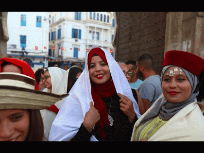 World first islamic country where women can marry with non Muslims persons | जगातला एक असा मुस्लिम देश जिथे मुलींना आहे दुसऱ्या धर्मात लग्न करण्याचा अधिकार