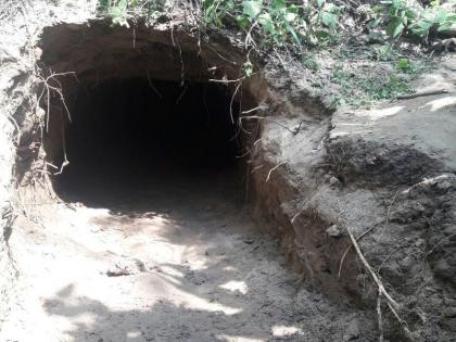 The 14-flower tunnel is excavated from the side of Pakistan | पाकिस्तानच्या बाजूनं खोदण्यात आला 14 फूल लांबीचा बोगदा