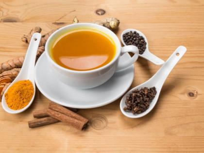 Turmeric tea give these health benefits | कधी घेतलाय का हळदीचा हा खास चहा? आरोग्याला होतात 'हे' फायदे!