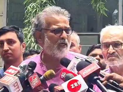 Why is the Maharashtra government still silent Tushar Gandhi complaint against Bhide in Pune Police | Video: महाराष्ट्र सरकार अजूनही गप का? तुषार गांधींची पुणे पोलिसात भिडेंच्या विरोधात तक्रार