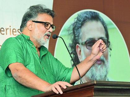 Gandhi needs to get out of Mahatma's frame: Tushar Gandhi | गांधींना महात्माच्या चौकडीतून बाहेर काढणे गरजेचे : तुषार गांधी