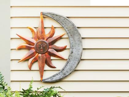 Vastu Shastra: Know the Benefits of Placing Copper Sun Sign in Home! | Vastu Shastra: घरामध्ये तांब्याचे सूर्यचिन्ह ठेवल्यामुळे होणारे लाभ जाणून घ्या!