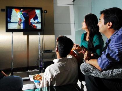 Even watching TV in the house will be expensive, at least 'so much money' will need to be given monthly | घरातला टीव्ही पाहणेही महागणार, महिन्याला कमीत कमी 'एवढे पैसेे' द्यावे लागणार