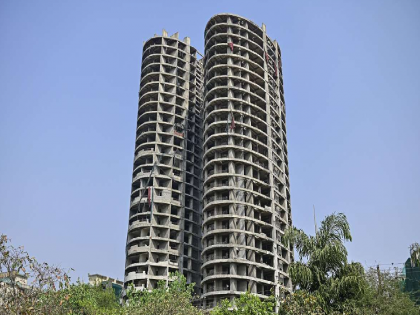 thousands of kilos of explosives; Illegal twin tower in Noida to be demolished on August 28... | हजारो किलो विस्फोटक; 28 ऑगस्टला जमीनदोस्त होणार नोएडातील बेकायदेशीर ट्विन टॉवर...