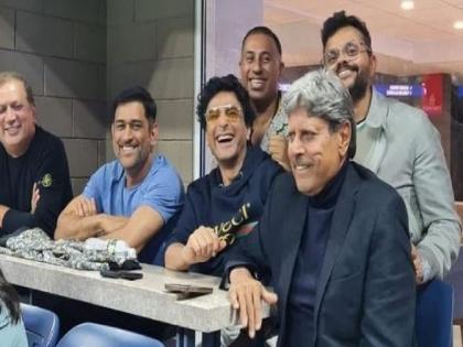 Two former Indian World Cup winning captains MS Dhoni and Kapil Dev attend the US Open | MS Dhoni And Kapil Dve: यूएस ओपन पाहण्यासाठी महेंद्रसिंग धोनीसह दिग्गजांनी लावली हजेरी, फोटो व्हायरल 