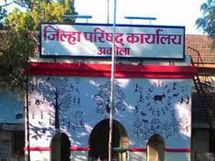 Two officers were take charge at Akola Jilha Parishad | अकोला जिल्हा परिषदेत दोन अधिकारी रुजू