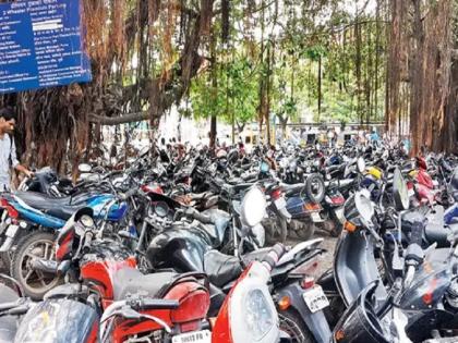 Parking in a crowded place ... beware! 6 vehicles are stolen from Pune city every day | गर्दीच्या ठिकाणी गाडी पार्क करताय...सावधान ! पुणे शहरातून दररोज ६ वाहने जातात चोरीला