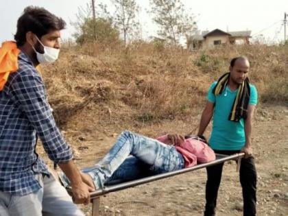 Two seriously injured in a two-wheeler accident | दुचाकीच्या अपघातात दोन जण गंभीर जखमी