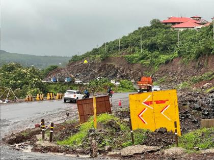 Samriddhi Road disturbs the peace of Waghbeel Ghat Kolhapur, cuts trees in the valley | Kolhapur: समृद्धी मार्गामुळे वाघबीळ घाटाच्या सौदर्यांला बाधा, दरीतील झाडे तोडली