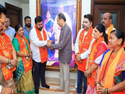 Srikanth Shinde colleague Dipesh Mhatre returns to Uddhav Thackeray Shivsena; Shock to CM Eknath Shinde | श्रीकांत शिंदेंचा विश्वासू शिलेदार उद्धव ठाकरेंकडे परतला; CM एकनाथ शिंदेंना धक्का