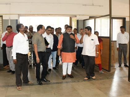 A government medical college will soon be established in Ratnagiri, the guardian minister reviewed the works during the inspection | रत्नागिरीत लवकरच शासकीय वैद्यकीय महाविद्यालय होणार, पालकमंत्र्यांनी पाहणीवेळी घेतला कामांचा आढावा