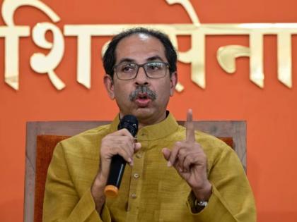 "Water has accumulated at the airport too, there is no need for a port now"; Uddhav Thackeray hits out at the government | "विमानतळावरही पाणी साचले, आता बंदराची गरज नाही"; उद्धव ठाकरे यांनी सरकारला लगावला टोला