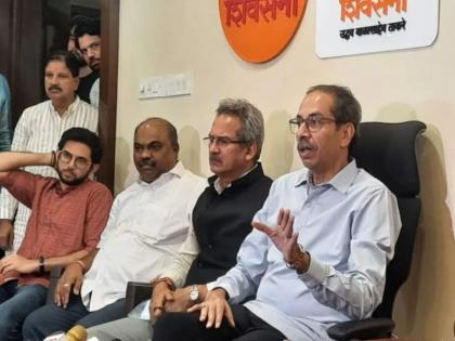 Former CM Uddhav Thackeray immediately called a meeting in mumbai | मुंबईत हालचालींना वेग; उद्धव ठाकरेंनी तातडीने बोलावली बैठक, आमदार, खासदार, पदाधिकारी रवाना