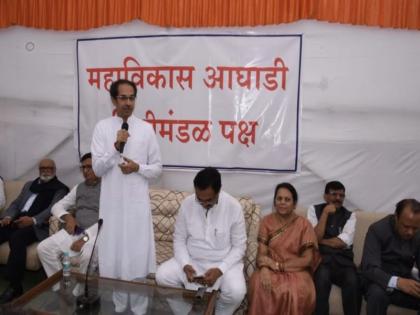 CM Uddhav Balasaheb Thackeray addressed the gathering of all MLAs of the Maharashtra Vikas Aghadi | 'भाजपाला तंगड्यात तंगडं घालायची सवय; मला अनुभव नसल्यानेच ते अडचणीत आणताहेत!'