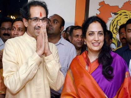 Uddhav Thackeray entrusted huge responsibility to his wife 'Rashmi Thackeray' as editor of samana newspaper MMG | मुख्यमंत्री उद्धव ठाकरेंनी पत्नी रश्मी यांच्याकडे सोपवली मोठी जबाबदारी