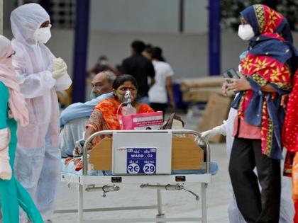 CoronaVirus in Mumbai, Thane: Beds empty! but seeing the speed of the corona, the closed covid center reopened | CoronaVirus in Mumbai, Thane: मुंबई, ठाण्यात बेड रिकामे! तरीही कोरोनाचा वेग पाहून बंद केलेली कोविड सेंटर उघडली