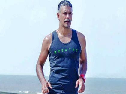 know the secret behind Milind Soman's fitness | जाणून घ्या मिलिंद सोमणच्या फिटनेस  मागचं रहस्य 