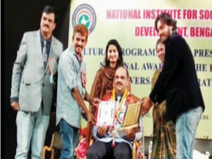 Dr. Nitin Gadhe honored with Abdul Kalam Lifetime Achievement National Award | डॉ. अब्दुल कलाम लाइफटाइम अचिव्हमेंट नॅशनल अवाॅर्डने नितीन गाढे सन्मानित