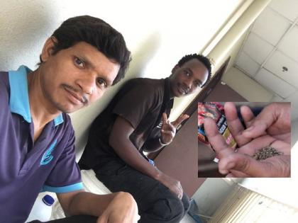 indian-man-taught-foreigner-eat-tobacco-with-chuna | घे चुना अन् मळ दणादणा...भारतीय तरुणाने परदेशी तरुणाला तंबाखू खायला शिकवंल; पाहा ट्विट