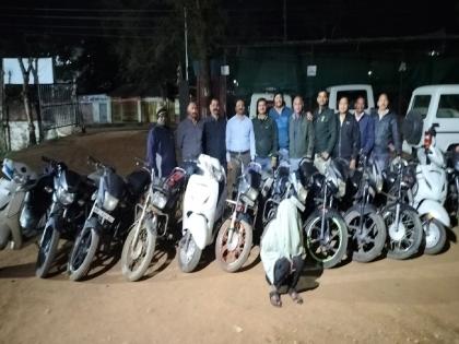 12 bikes with fake numbers hidden, seized before sale Action by local crime branch | बनावट नंबरच्या १२ दुचाकी लपवल्या, विक्रीआधीच जप्त; स्थानिक गुन्हे शाखेची कारवाई