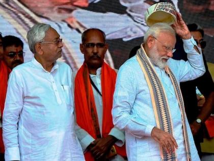 Bihar CM Nitishkumar ruined BJP's math; Possibility of change of strategy to win more seats | नितीशकुमारांमुळे भाजपाचे गणित बिघडले; अधिक जागा जिंकण्यासाठी रणनीतीत बदलाची शक्यता