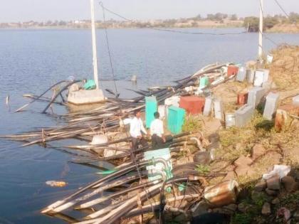 A major reduction in the water storage of Ujani Dam Cut in power supply for 2 hours restriction on water supply | उजनी धरणाच्या पाणीसाठयात मोठ्या प्रमाणात घट; वीज पुरवठ्यात २ तास कपात, पाणी उपशावर बंधन