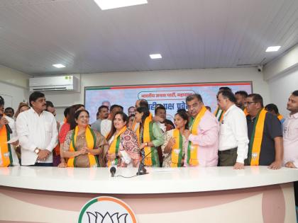 BJP cracks down on Kalani empire in Ulhasnagar, Kalani supporter, former corporator and others join BJP | उल्हासनगरात भाजपाने लावला कलानी साम्राज्याला सुरुंग, कलानी समर्थक माजी नगरसेवकासह इतर भाजपात दाखल
