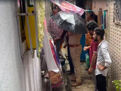 Attempt to set fire to Thackeray Sena office bearer's house in Ulhasnagar by pouring petrol | महापालिका निवडणुकीचे वारे वाहताच, उल्हासनगरात ठाकरेसेनेच्या पदाधिकाऱ्याच्या घरावर पेट्रोल टाकून पेटविण्याचा प्रयत्न Attempt to set fire to Thackeray Sena office bearer's house in Ulhasnagar by pouring petrol | महापालिका निवडणुकीचे वारे वाहताच, उल्हासनगरात ठाकरेसेनेच्या पदाधिकाऱ्याच्या घरावर पेट्रोल टाकून पेटविण्याचा प्रयत्न