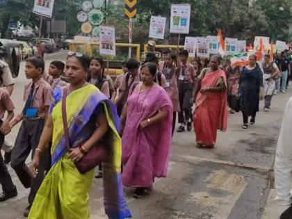 Unannounced boycott on Ulhasnagar's 76th anniversary? Political leaders turn their backs on the event, commissioner also absent | उल्हासनगरच्या ७६ व्या वर्धापनदिनावर अघोषित बहिष्कार? राजकीय नेत्यांनी कार्यक्रमाकडे पाठ, आयुक्त्तही गैरहजर 