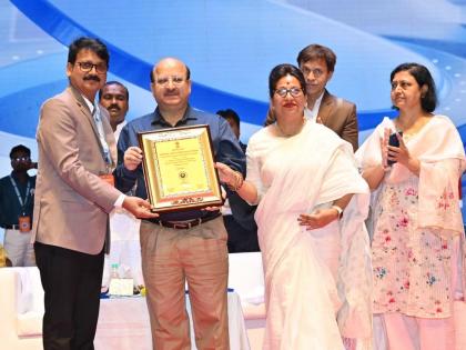 Bodhi Foundation felicitated by Government of Maharashtra | महाराष्ट्र शासनाकडून बोधी फाऊंडेशनचा सत्कार; सन्मानचिन्हे प्रमाणपत्र व २५ हजाराचा धनादेश