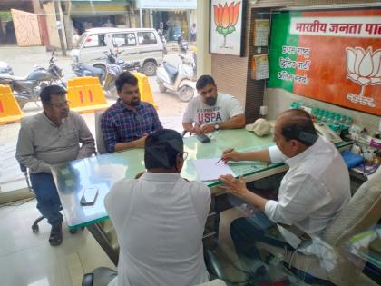 commissioner inspection of drain cleaning in ulhasnagar discussion in mla office | उल्हासनगरातील नाले सफाईची आयुक्तांकडून पाहणी, आमदार कार्यालयात आयुक्तांची चर्चा