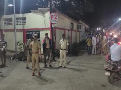 clashes at Kalani Mahal in Ulhasnagar; Activists of NCP and Ripai clashed, atmosphere of tension in the city | उल्हासनगरातील कलानी महलमध्ये राडा; राष्ट्रवादी व रिपाइंचे कार्यकर्ते भिडले, शहरात तणावाचे वातावरण