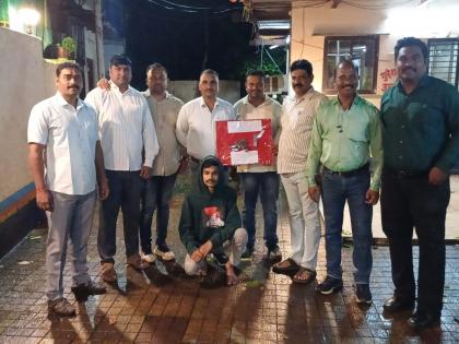 A gunman opened fire on the Shiv Sena branch chief at a Garba festival in Ulhasnagar. | उल्हासनगरात गरब्याच्या ठिकाणी शिवसेना शाखाप्रमुखावर पिस्तूल रोखून गोळीबार करणारा गजाआड 